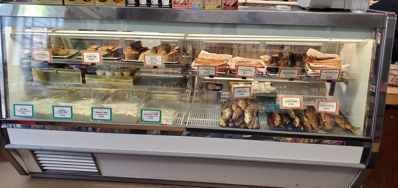 Hagen’s Fish Market (Chicago)