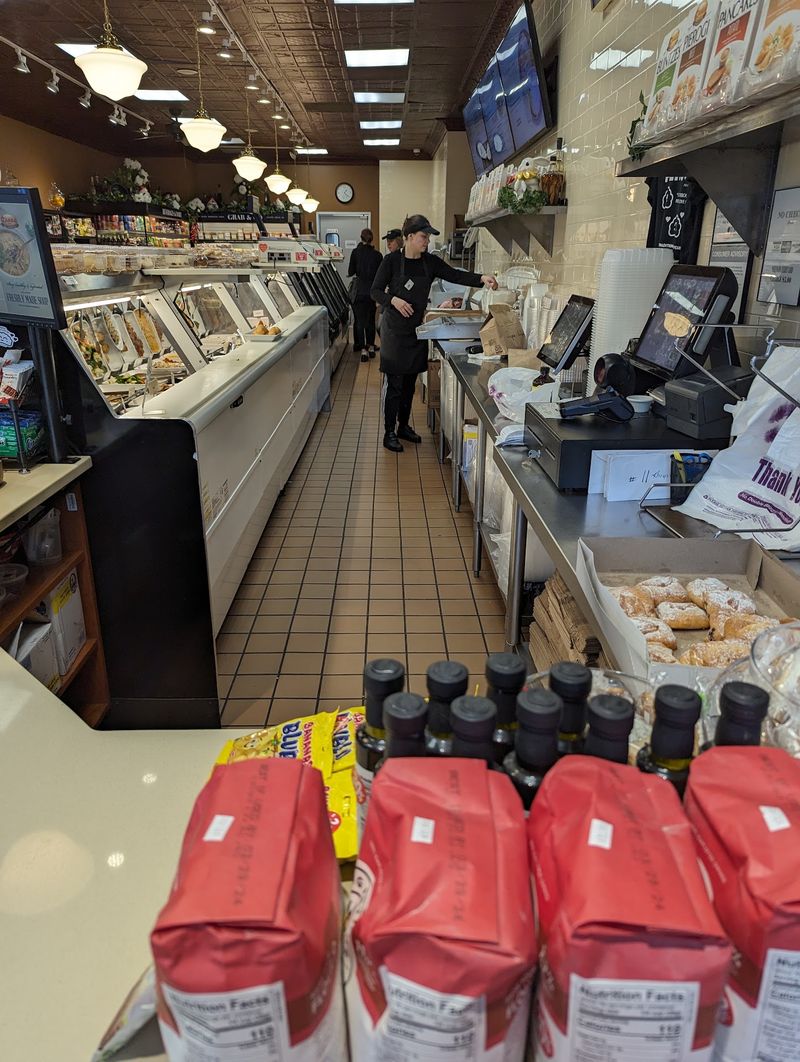 Small Space, Smart Strategy, Better Lunch Small Space, Smart Strategy, Better Lunch