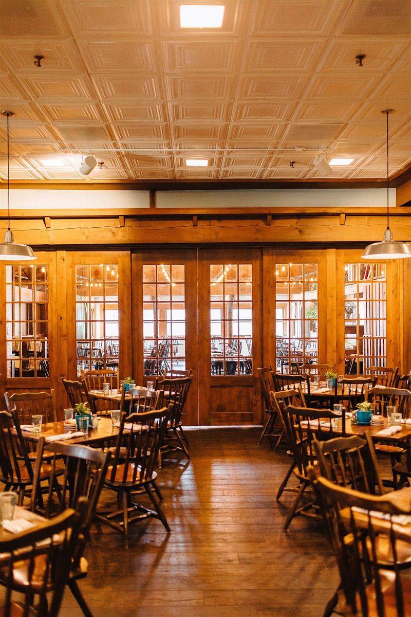 Brown County Inn - Harvest Dining Room (Nashville) Brown County Inn - Harvest Dining Room (Nashville)