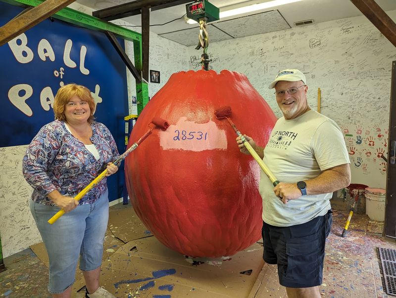 World’s Largest Ball of Paint (Alexandria) World’s Largest Ball of Paint (Alexandria)
