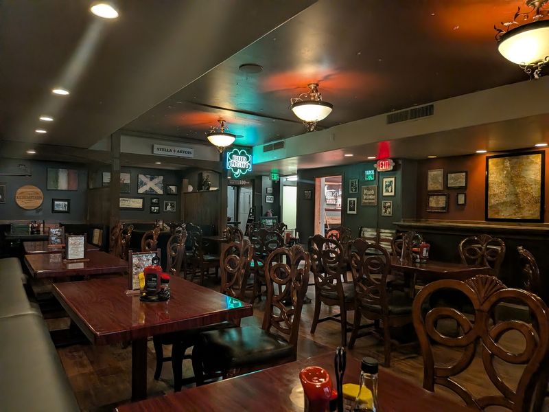 A Pub Room Built for Slow, Hearty Meals A Pub Room Built for Slow, Hearty Meals