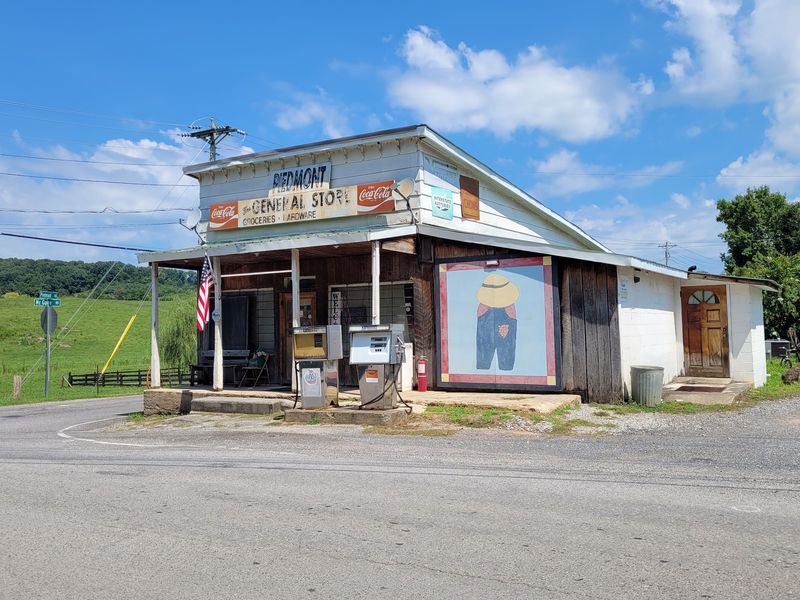 Piedmont General Store - Dandridge
