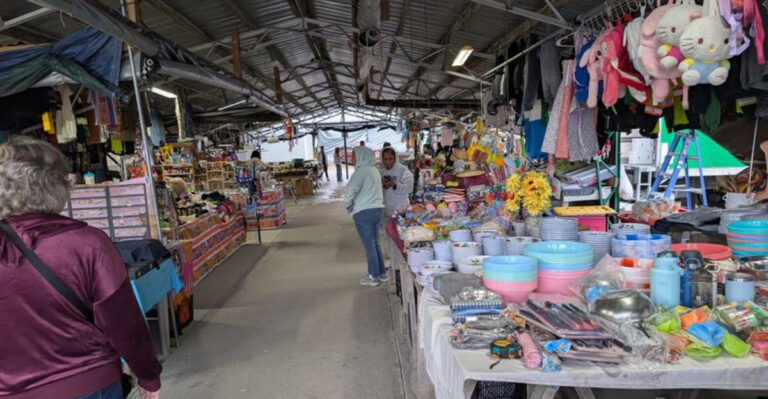 Sunday Shoppers Flock To This Tennessee Countryside Market For Food, Finds, And Fun