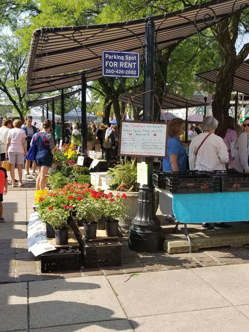 YLNI Farmers Market in Fort Wayne