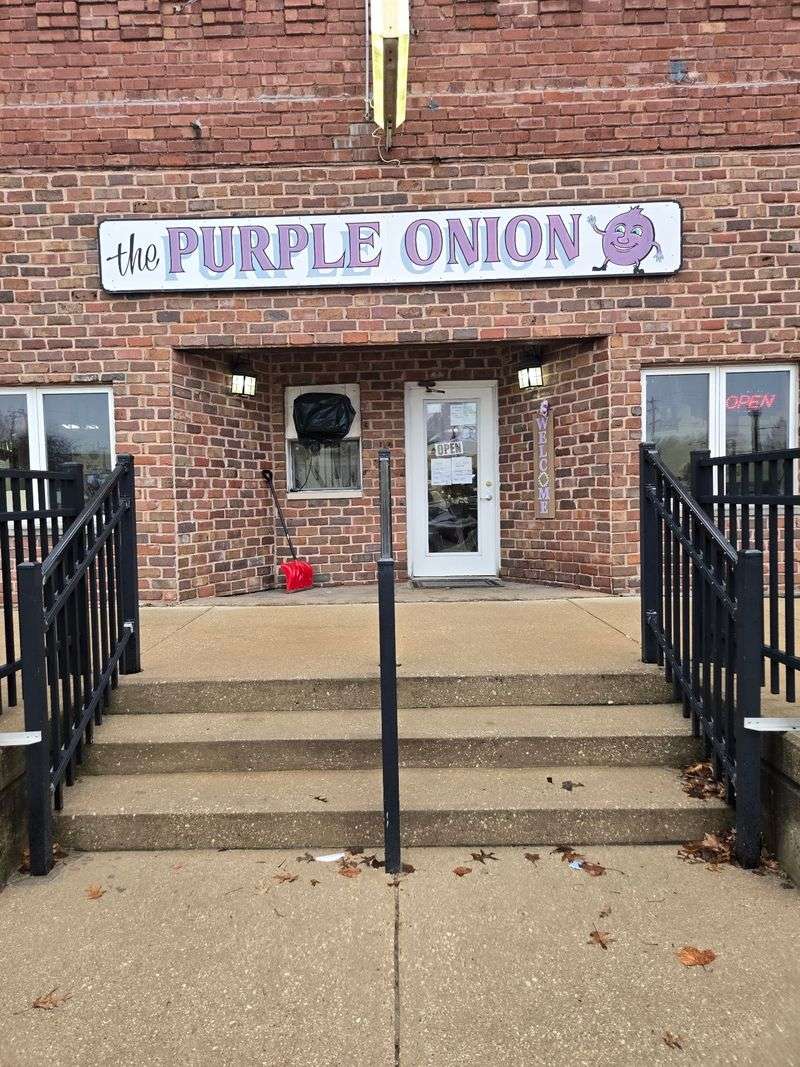 A Small-Town Front Door That Pulls You In A Small-Town Front Door That Pulls You In
