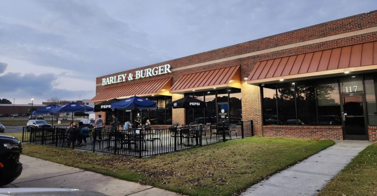 The Burgers At This North Carolina Hole-In-The-Wall Have Locals Completely Hooked