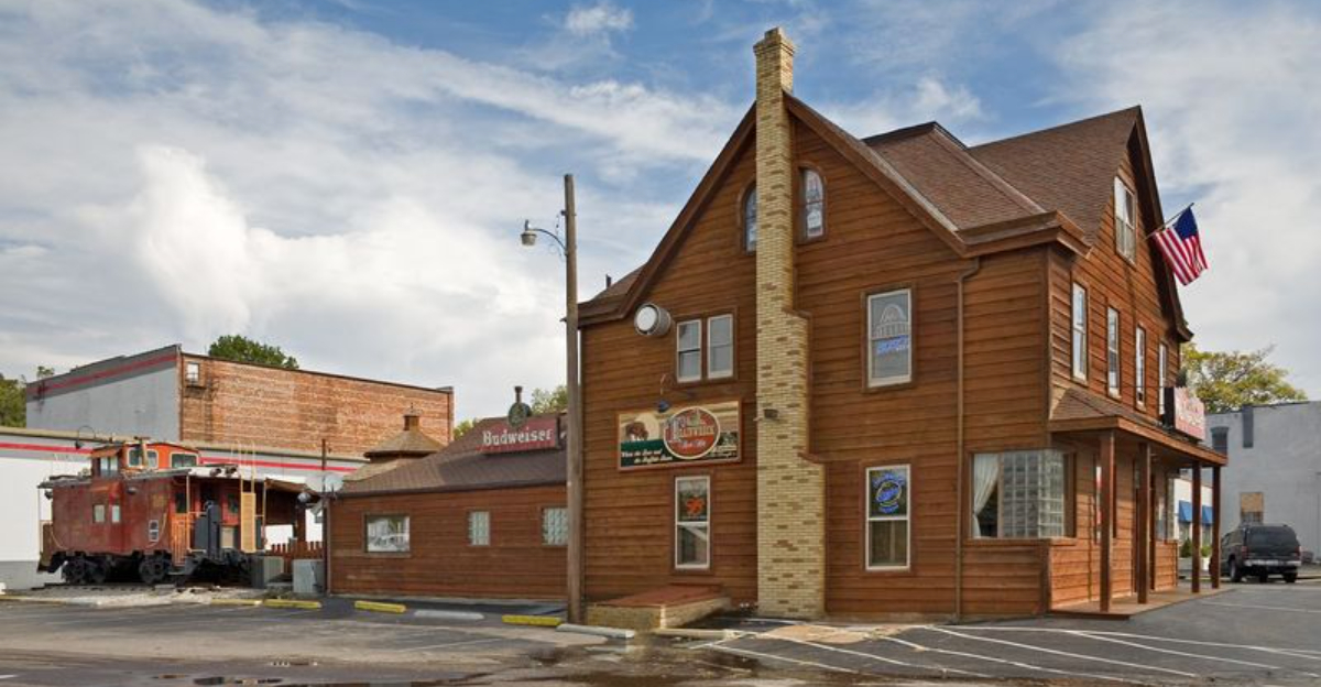 The Oldest Tavern In Missouri Feels Like A Step Back Into The Old West