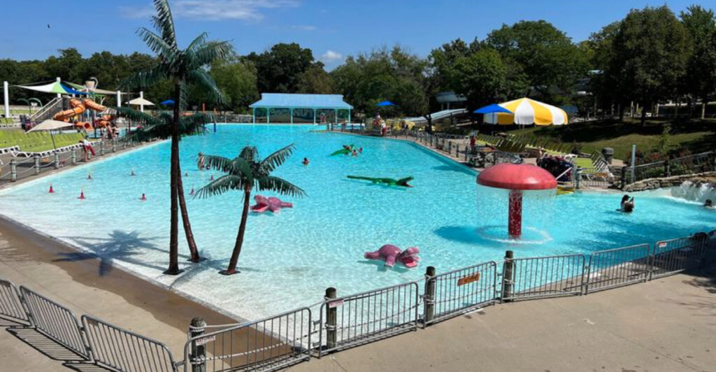 The Outdoor Waterpark In Missouri That Will Make You Feel Like A Kid Again