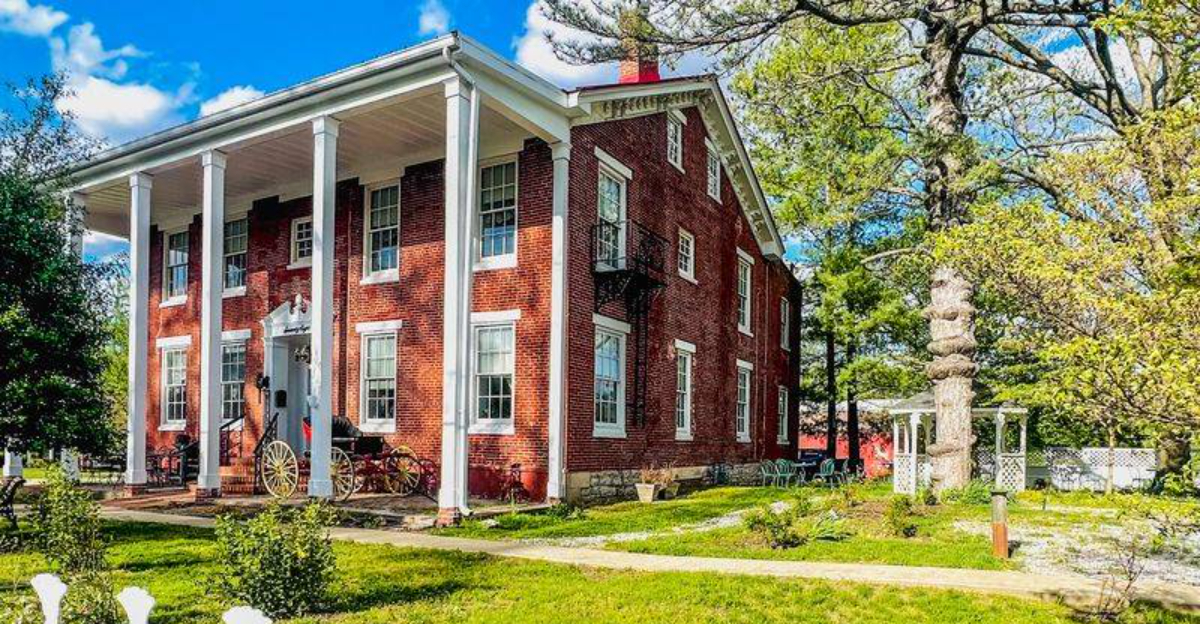 These 10 Charming Missouri Small Towns Might Just Convince You to Pack Your Bags