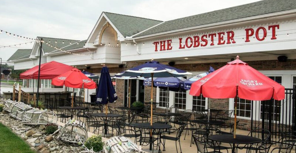 These 10 Ohio Seafood Spots Are Where Locals Go Instead Of The Lake Erie Crowds