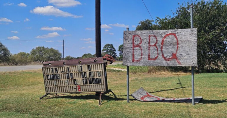 These 10 One-Of-A-Kind Texas Restaurants Take Themed Dining To The Next Level