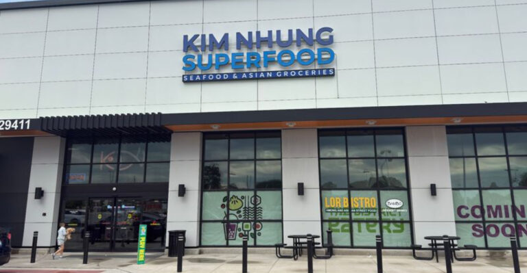 This 25,000-Square-Foot Michigan Vietnamese Market Has Seafood, A Bakery, And Rare Asian Ingredients