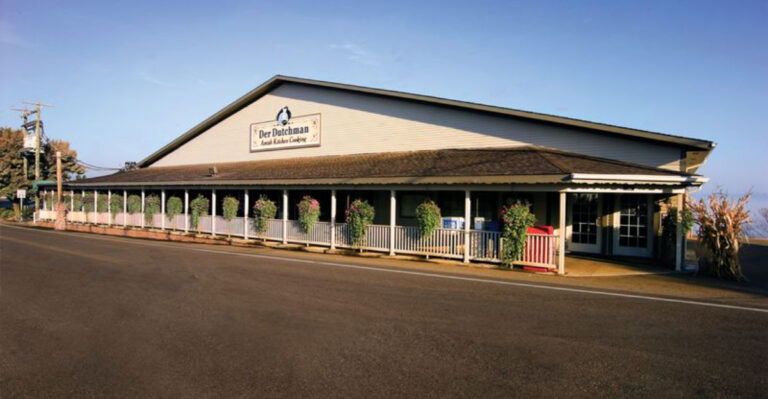 This 57-Year-Old Ohio Restaurant Still Serves The Amish-Style Buffet That Made It Famous