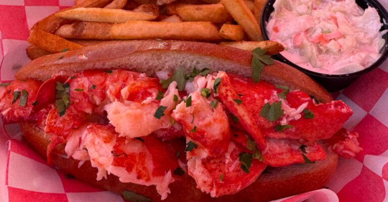 This Buttery Lobster Roll Is One of New Jersey’s Finest
