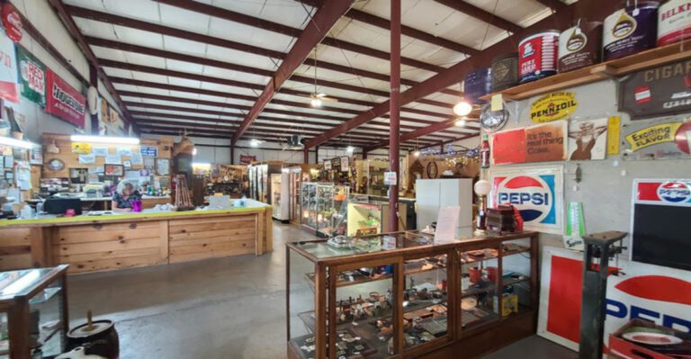 This Charming Tennessee Antique Mall Feels Like Stepping Into Decades Of American Memories
