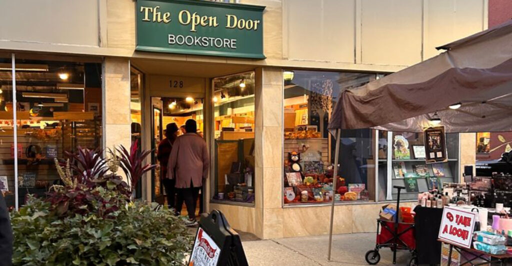 This Hidden New York Bookstore Is A Dream Come True For Book Lovers