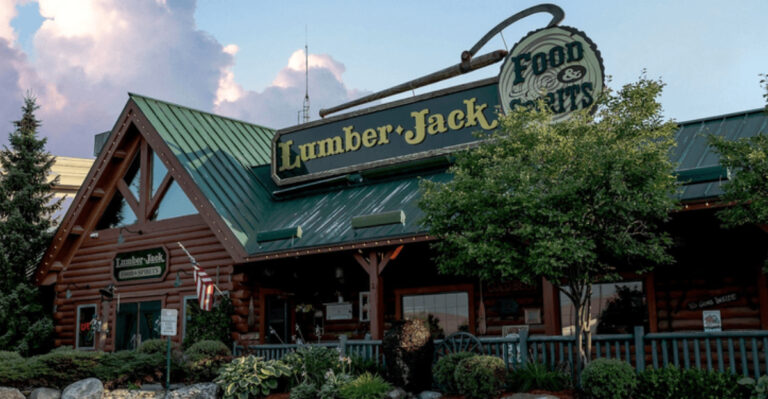 This Michigan Buffet Brings Lumberjack Style And All-You-Can-Eat Dining Together