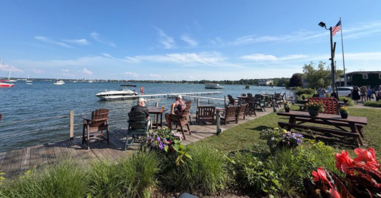This Michigan Restaurant Sits Right On The Lake And Serves Food As Good As The View