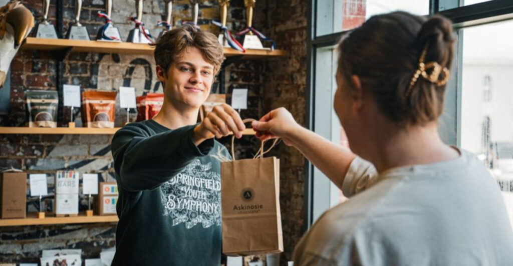 This Missouri Chocolate Factory Shows You How Cocoa Beans Become Chocolate In Just 45 Minutes
