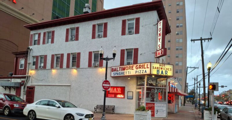 This Nearly Century-Old New Jersey Pizzeria Is Packed With Retro Charm