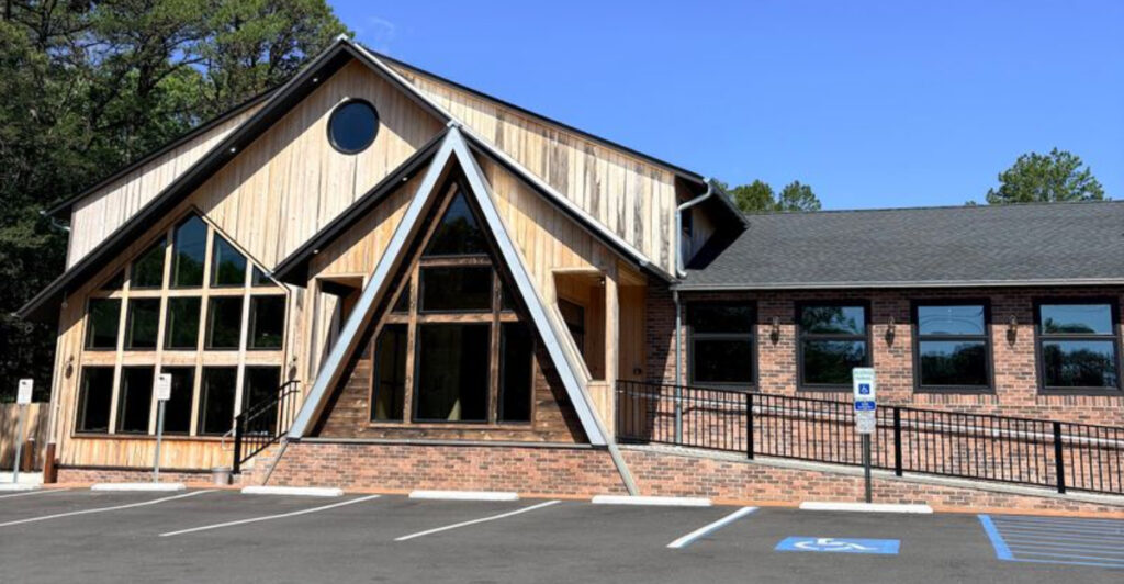 This New Jersey Spot Pairs Comfort Food With Duckpin Bowling and Firepits