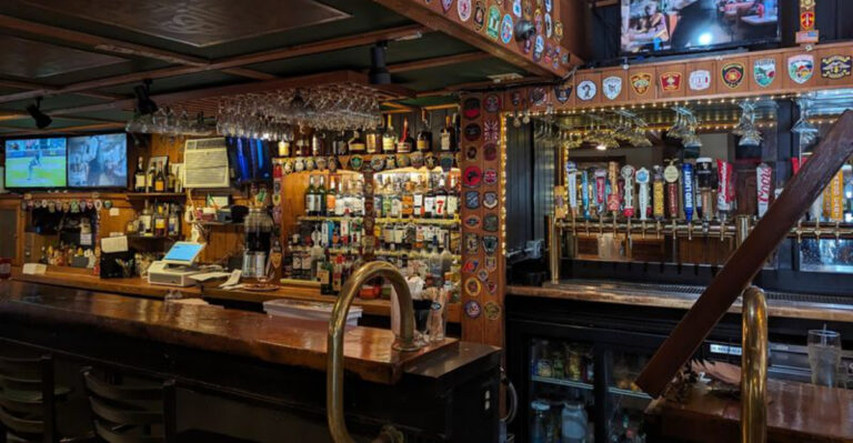 This No-Frills New Jersey Tavern Is Worth the Drive for Its Incredible Food
