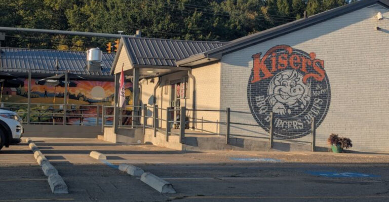 This Ohio BBQ Burger Is So Popular It Steals The Show From Everything Else
