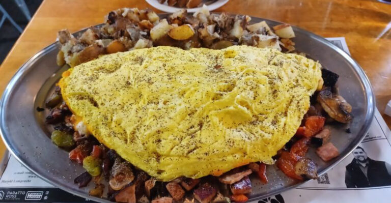 This Ohio Cafe Is Home To Giant Omelets And All-Day Breakfast Plates