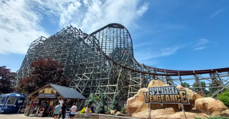 This Ohio Hybrid Coaster Drops 200 Feet At A Perfect 90 Degrees