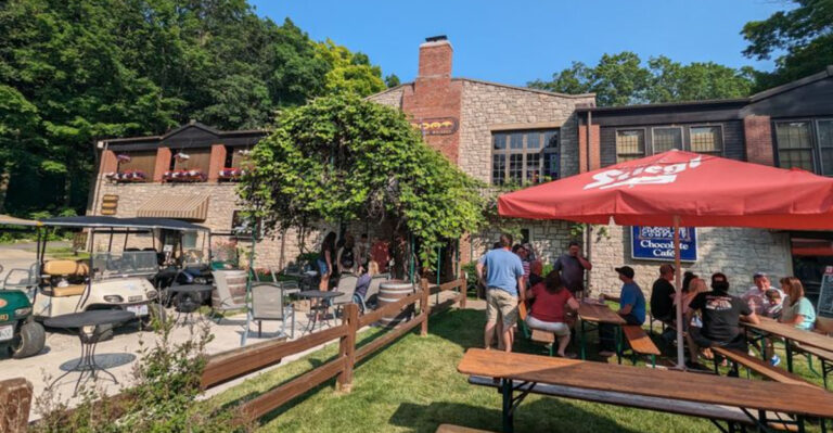 This Ohio Island Stop Is Famous For Garden-Fresh Flavor And Perch Tacos
