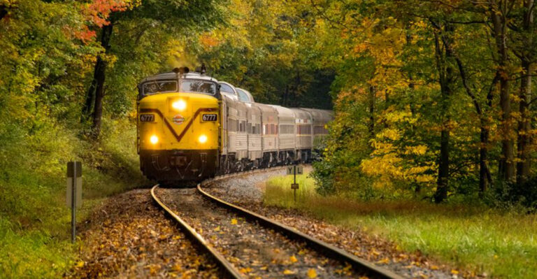 This Ohio Train Ride Offers River Views, Old-School Charm, And Serious Calm
