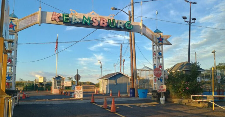 This Old-School New Jersey Amusement Park Makes a Surprisingly Affordable Family Day Trip