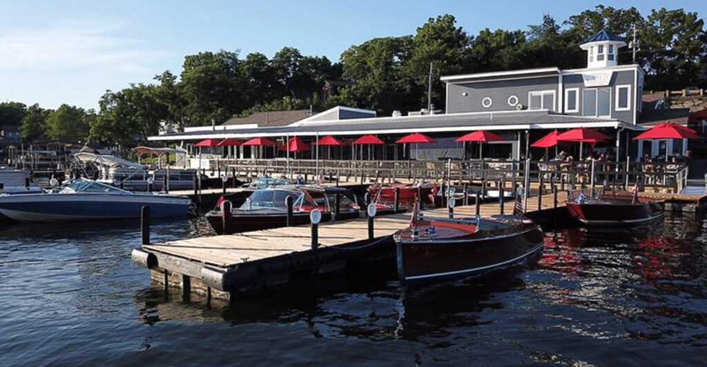 This Peaceful Waterfront Restaurant In Missouri Is A Hidden Gem Worth Discovering