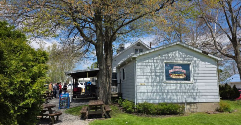 This Pennsylvania Hot Dog Spot From The 1940s Is Still A Must-Visit In 2026