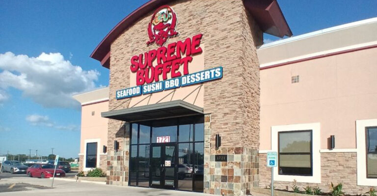 This Texas Buffet Piles the Plates High With Seafood Without the High Price Tag