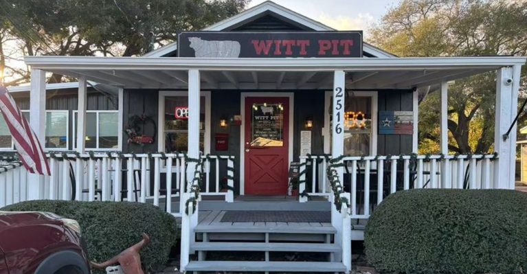 This Texas Hole-In-The-Wall May Not Look Fancy, But The Brisket Is Something Else