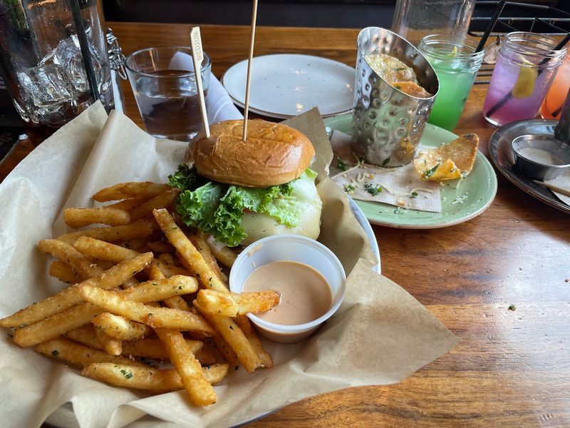 Lazy Dog Restaurant & Bar (Naperville)