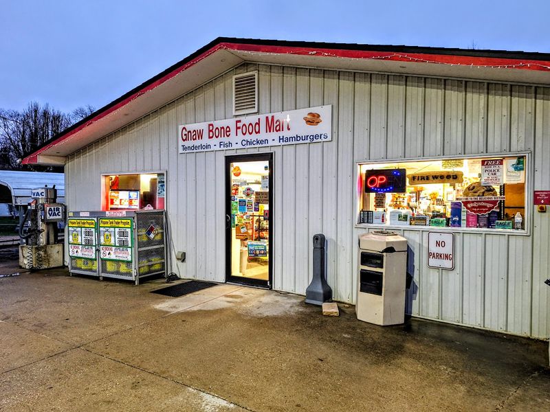 A Roadside Stop That Barely Warns You