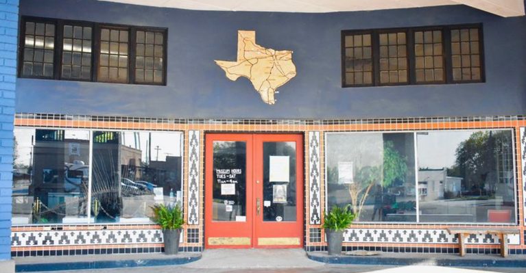 You Can Stand Face-To-Face With Ancient Fossils At This Texas Dinosaur Museum