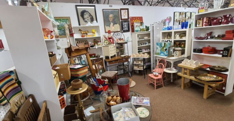 You Could Spend Hours Inside Ohio’s Largest Antique Mall And Still Miss Things