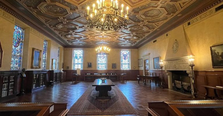 You’d Never Guess This Stunning Spanish-Style Building In Texas Is A Library