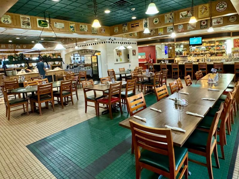 Dixie Family Restaurant (McLean)