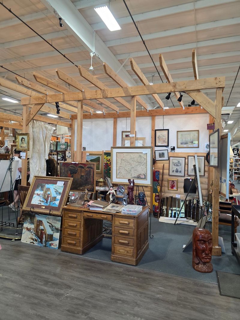 Furniture and Decor Worth the Hunt Furniture and Decor Worth the Hunt