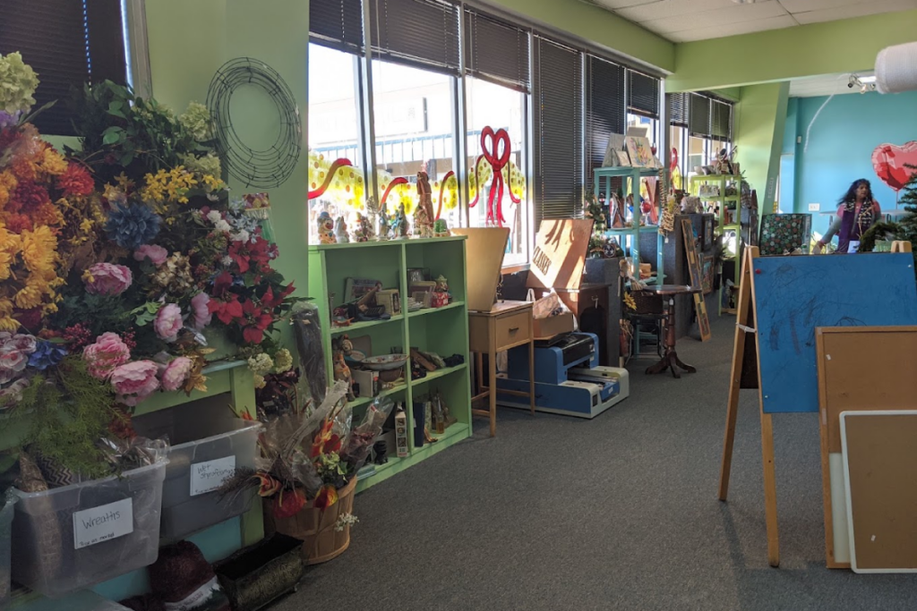 10 Must-Visit Tennessee Paper Crafting Stores for Scrapbook Lovers