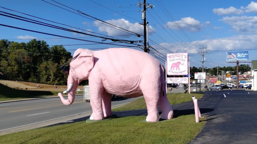 11 Tennessee Roadside Oddities That Prove the State Is Weirder Than You Think