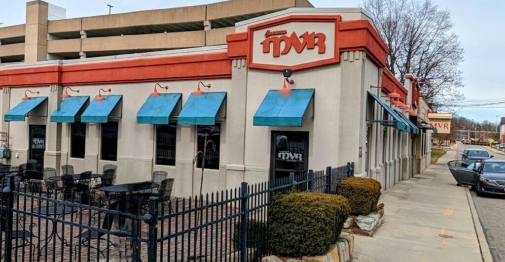 11 Little-Known Northeast Ohio Italian Restaurants Locals Keep Recommending
