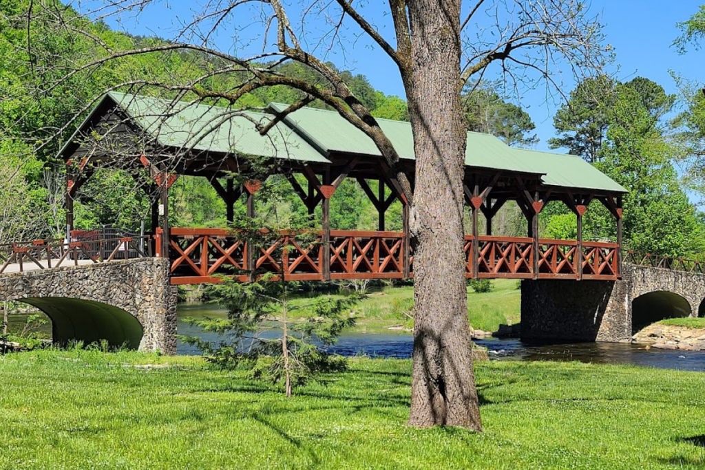 12 Reasons Retirees Are Starting to Notice This Peaceful Tennessee Mountain Town