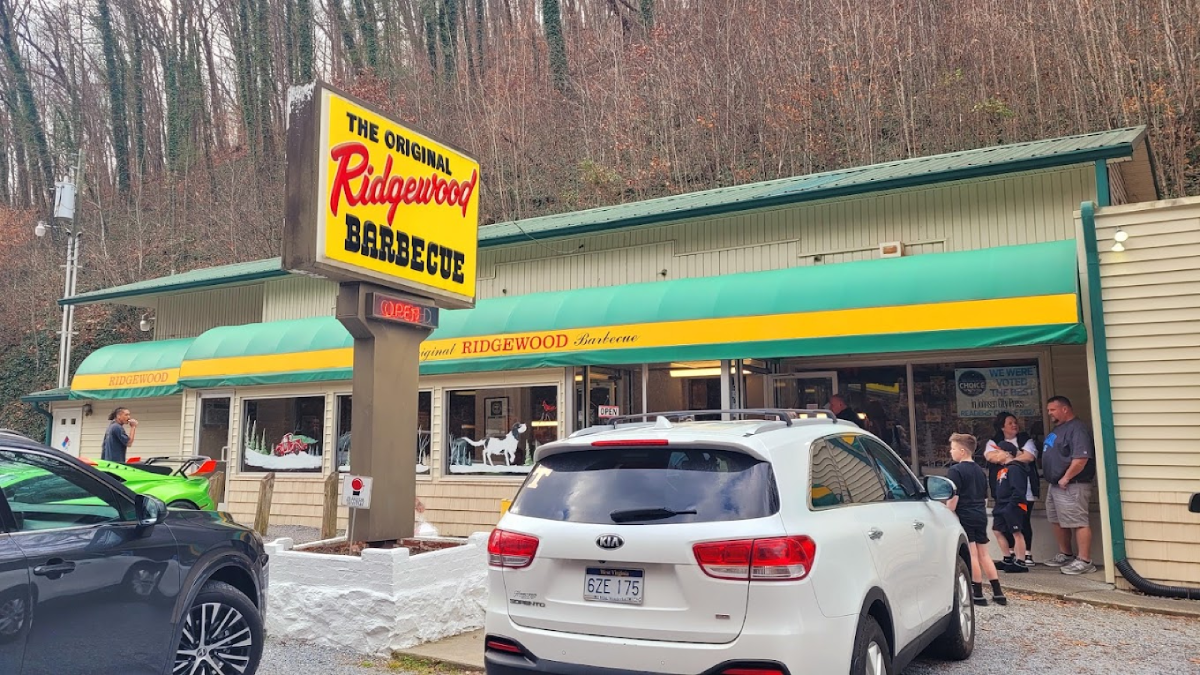 12 of Tennessee's Oldest Restaurants You Should Visit at Least Once