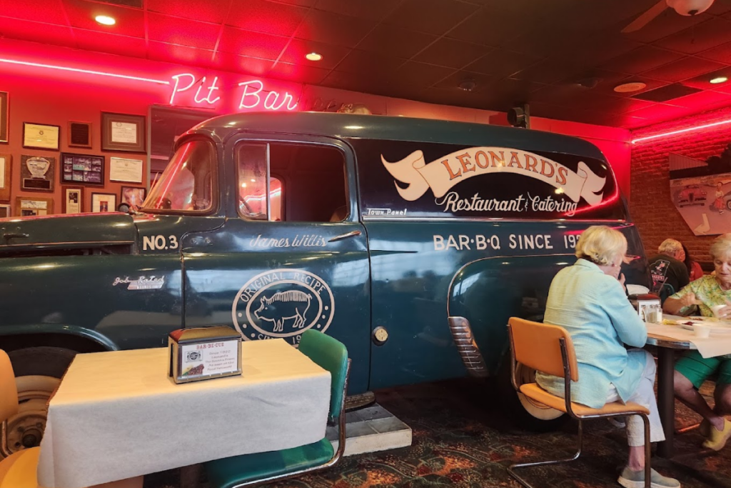 13 Tennessee BBQ Pits That Still Smoke Meat Like They Did Decades Ago