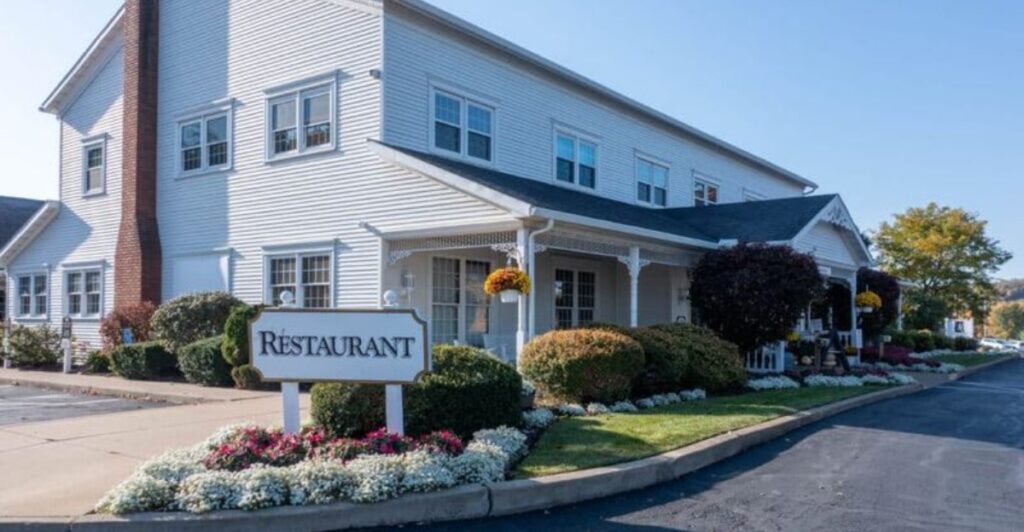 13 Ohio Country Restaurants Serving The Cozy Fall Meals You Crave